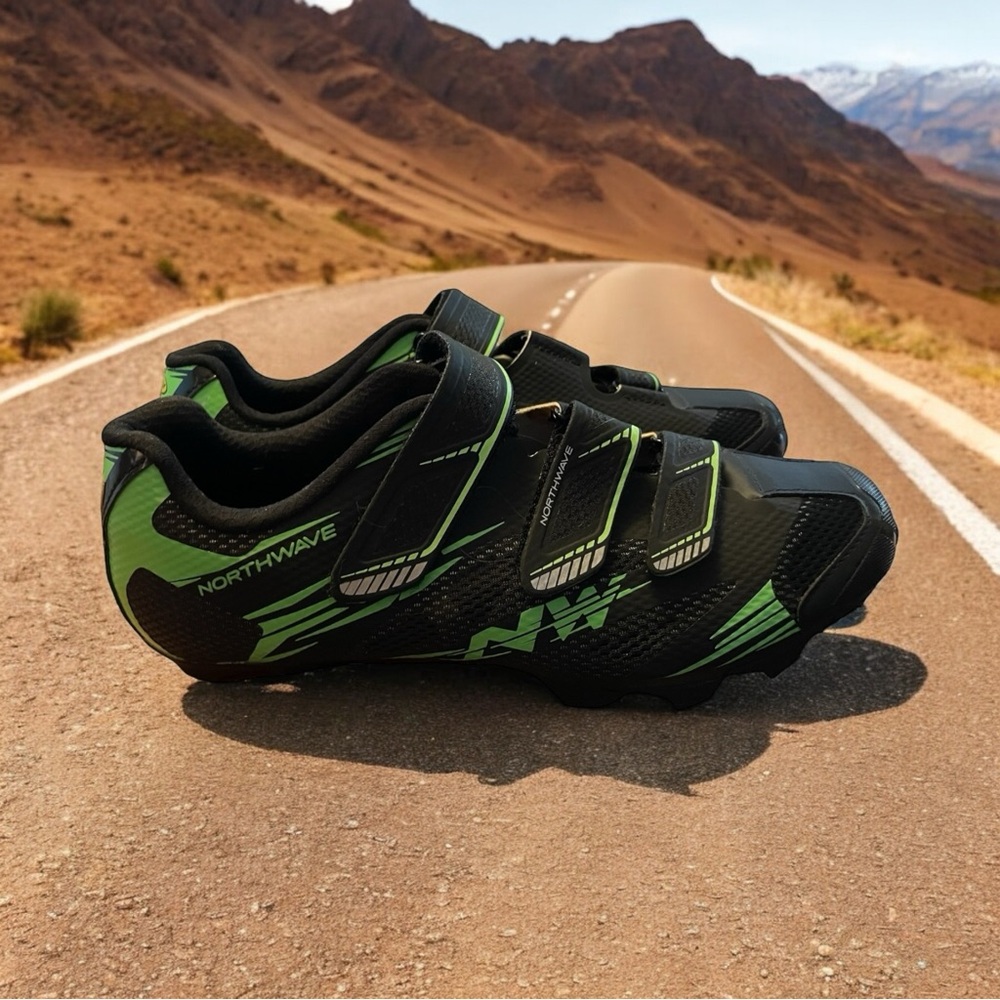 Northwave SCORPIUS 2 MTB shoes. Eur 42 US 9.5 BLACK GREEN